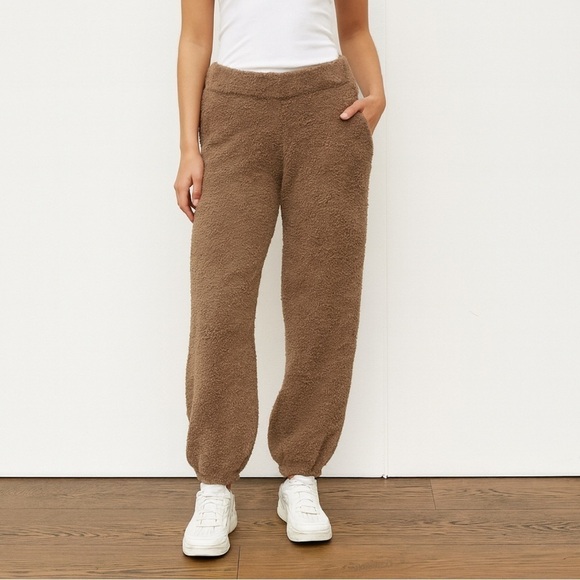 Babaton Pants - Babaton Sherpa cozy  lounge pants M
